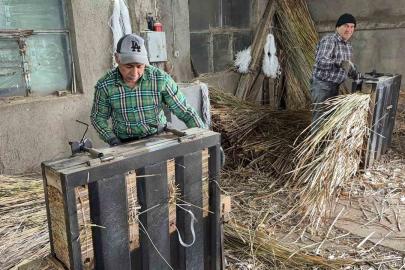 Bir zamanlar her evde bulunan hasır yastıklar zamana yenik düştü