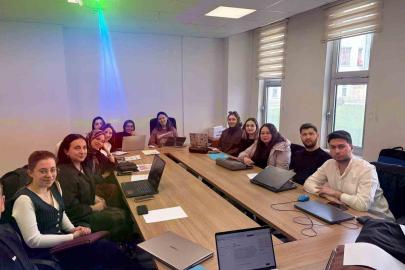 Bolu’da geleceğin iletişimcileri kendi hikayelerini dijitale taşıdı