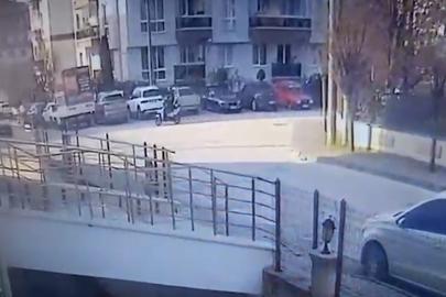 Bolu’da hafif ticari araç ile motosikletin çarpıştığı kaza kamerada