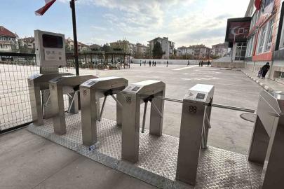 Bolu’da ilkokulda "kartlı turnike" sistemi beğeni topluyor