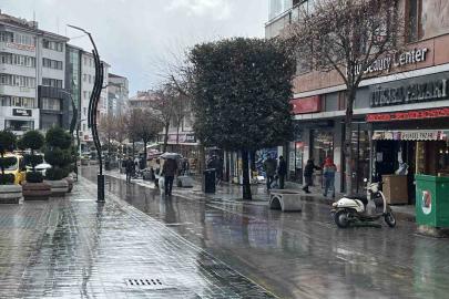 Bolu’da yağmur ve fırtına etkili oldu