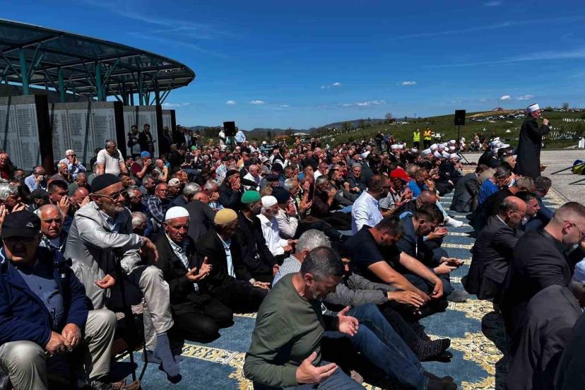 Bosna Hersek Savaşı sırasında öldürülen 6 kişi toprağa verildi