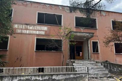 Buldan’da depreme dayanıksız sağlık ocağında yıkım başladı