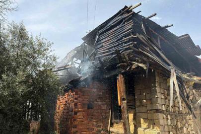 Burdur’da boş ahşap evde yangın