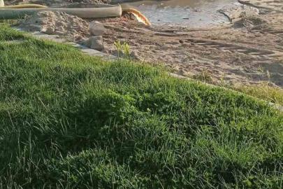 Burhaniye’de denize akan pis sular tepkiye neden oldu