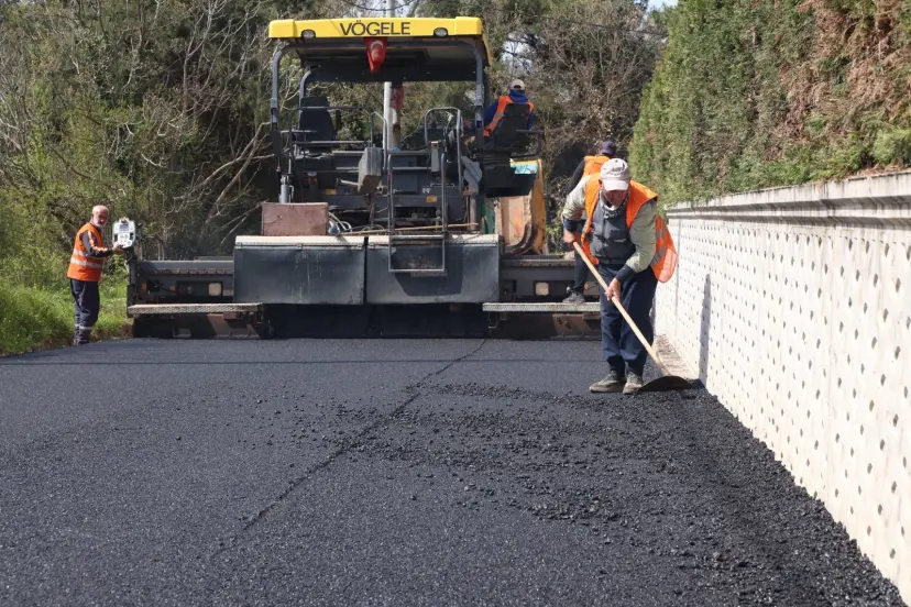 Bursa Osmangazi’de ulaşım konforu için yol seferberliği