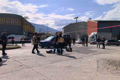 Bursa’da freni patlayan vinç dereye uçtu : Sürücü hayatını kaybetti