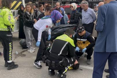 Bursa’da işçi servisine motosiklet çarptı: 2 yaralı