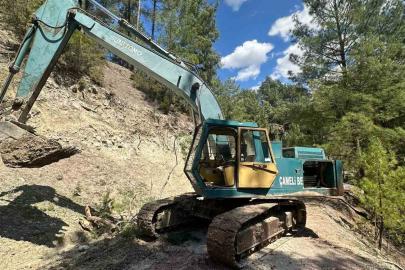 Çameli Belediyesi heyelan sonucu kapanan yolları ulaşıma açtı