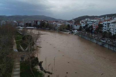 Çanakkale’de yağmur nedeniyle taşan Kocabaş Çayı dron ile görüntülendi
