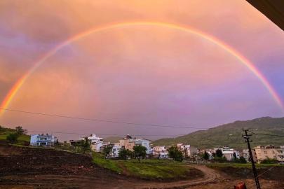 Çermik’te yağmur sonrası oluşan gökkuşağı görsel şölen sundu