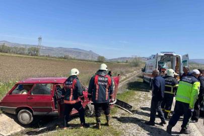 Çorum’da iki otomobil çarpıştı: 3 yaralı