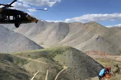 Dağda helikopter destekli kurtarma operasyonu