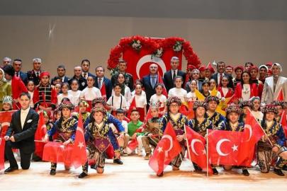 Denizli’de geleceğin teminatı çocuklar sahne aldı