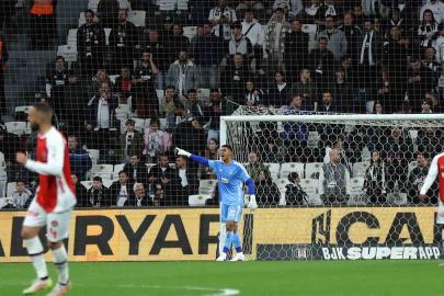 Devis Vasquez, ilk maçında kalesini gole kapadı