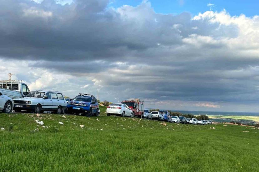 Devrilen traktörün sürücüsü hayatını kaybetti