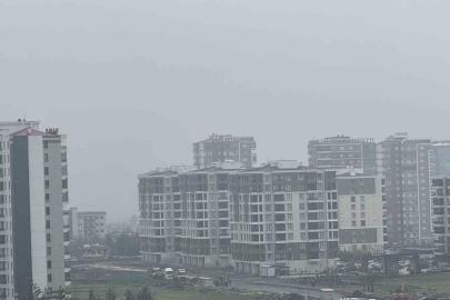 Diyarbakır’da olumsuz hava şartları uçak seferlerini iptal ettirdi