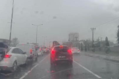 Diyarbakır’da sağanak ve dolu yağışı etkili oldu