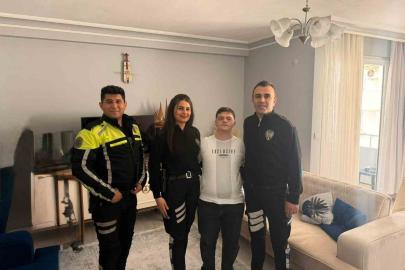 Down sendromlu Melik’e polis ekiplerinden doğum günü sürprizi