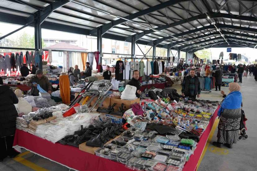 Düzce Belediyesi 3. kapalı pazaryerini hizmete açtı
