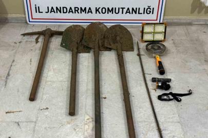 Efeler’de kaçak kazıya suçüstü