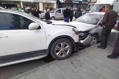 Erzincan’da trafik kazası: 2 yaralı