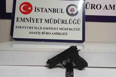 Esenyurt’ta iş yerine silahlı saldırı kamerada