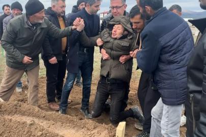 Feci şekilde can veren 5 yaşındaki çocuk defnedildi, acılı baba sinir krizi geçirdi