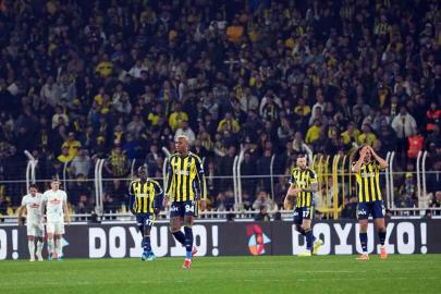 Fenerbahçe, derbiye puan kaybıyla gidiyor