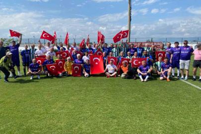 Futbol sahasında dostluklar rüzgarı esti