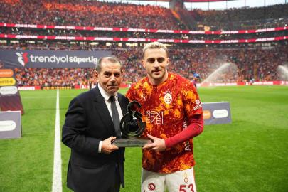 Galatasaray’da 200. maçına çıkan Barış Alper Yılmaz’a plaket