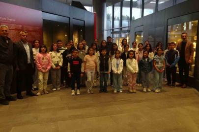 Gazele Gazel Korosu’nun çocuk sanatçıları Antakya’nın tarihi noktalarını gezdi