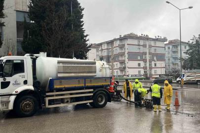 Gaziantep Büyükşehir yağışa karşı sahada