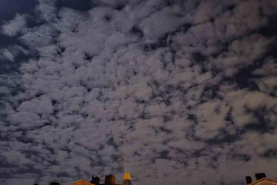 Geceyi aydınlatan doğa şöleni: Elazığ’da eşsiz bulut manzarası