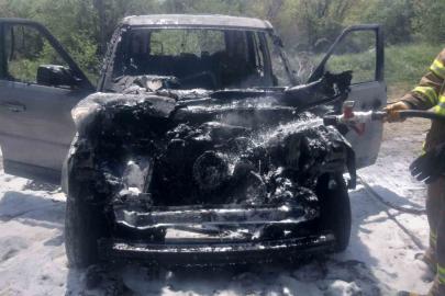 Gönen’de araç yangını paniğe neden oldu