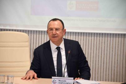 Gülsan Holding Yönetim Kurulu Başkanı Mustafa Topçuoğlu, Kilis’te Üniversitelilerle buluştu