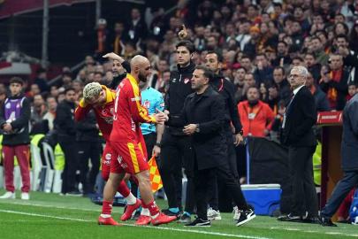 Günay Güvenç ve Ahmed Kutucu ıslıklandı