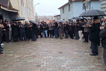 Hisarcık’tan 21 kişilik umre kafilesi dualarla uğurlandı