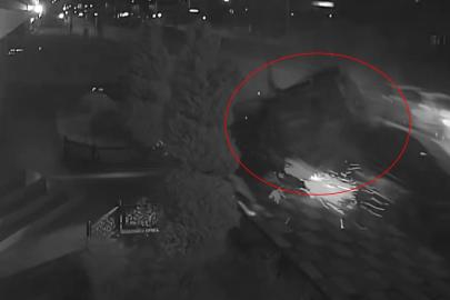 İki aracın yarış iddiası feci kazayla son buldu: 1 kişi yaralandı, 3 araç hasar gördü