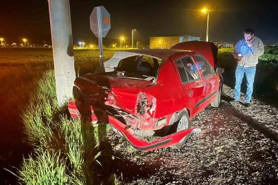 İki otomobil çarpıştı, iki kişi hastanelik oldu