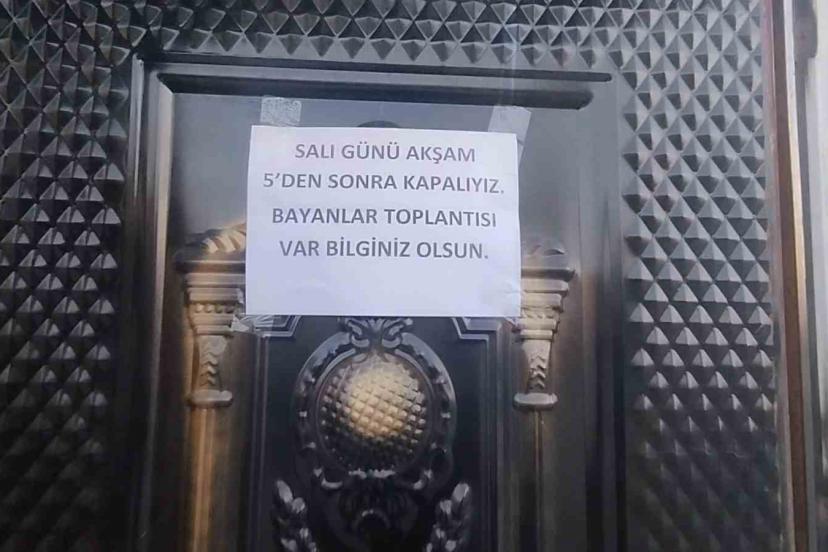 İnegöl’de roller değişti: Erkekler evde, kadınlar kahvede