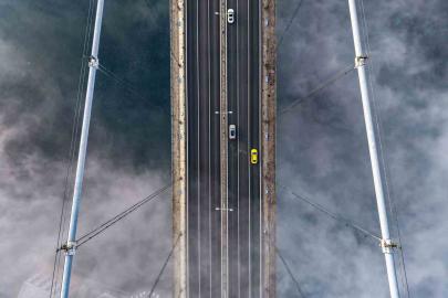 İstanbul’daki yoğun sis Boğaz’da görsel şölen oluşturdu