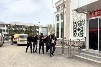 Kahramanmaraş’ta 2,1 milyonluk vurgun yapan sahte polisler yakalandı