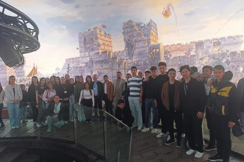 Kahta Belediyesi’nden öğrencilere gezi programı