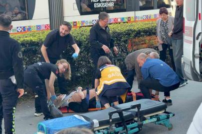 Kaldırıma çıkan araç yayayı ezdi