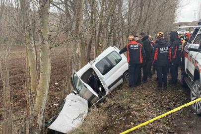Kanser hastası babasını hastaneye götürürken kaza yaptı: 3 ölü