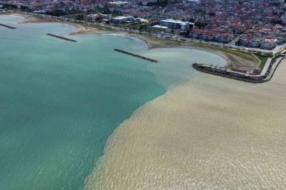 Karadeniz’in rengi kahverengiye döndü
