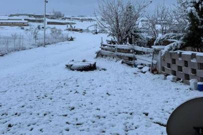 Karapınar’da nisan ayında kar yağışı