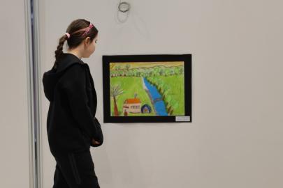 Kartepe’de öğrencilerin 23 Nisan temalı eserleri sergileniyor