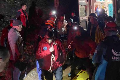 Kastamonu’da dağlık alanda uçurumdan düşen genç için ekipler seferber oldu